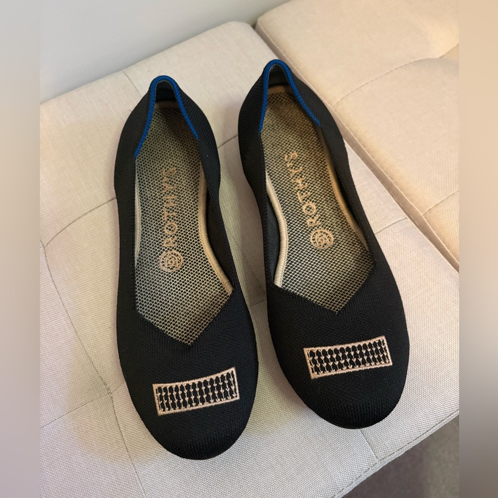 Women’s RARE ROTHY'S Limited EDITION HOLIDAY LICORICE Golden Embroidered SZ 8